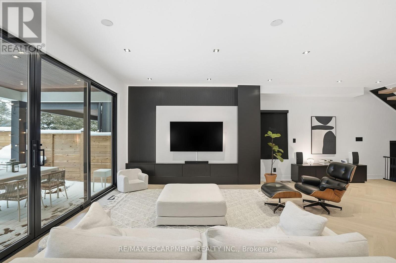 20b Broadview Avenue, Mississauga, Ontario  L5H 2S8 - Photo 16 - W12709856