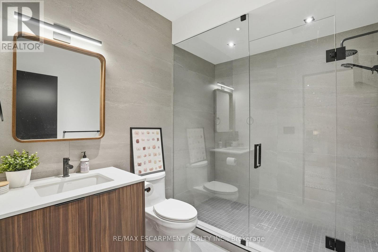 20b Broadview Avenue, Mississauga, Ontario  L5H 2S8 - Photo 25 - W12709856