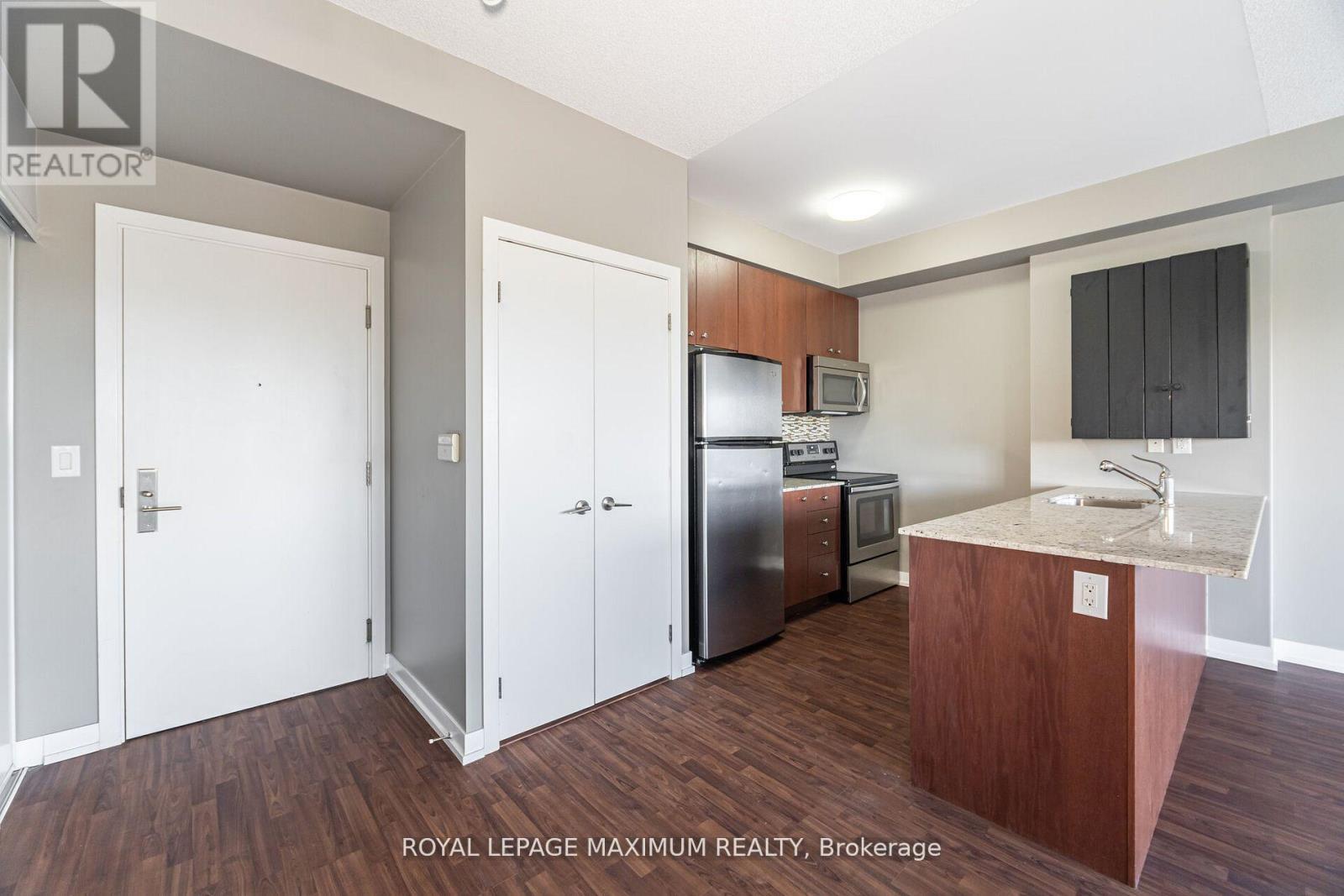 511 - 5101 Dundas Street W, Toronto, Ontario  M9A 5G8 - Photo 4 - W12709858