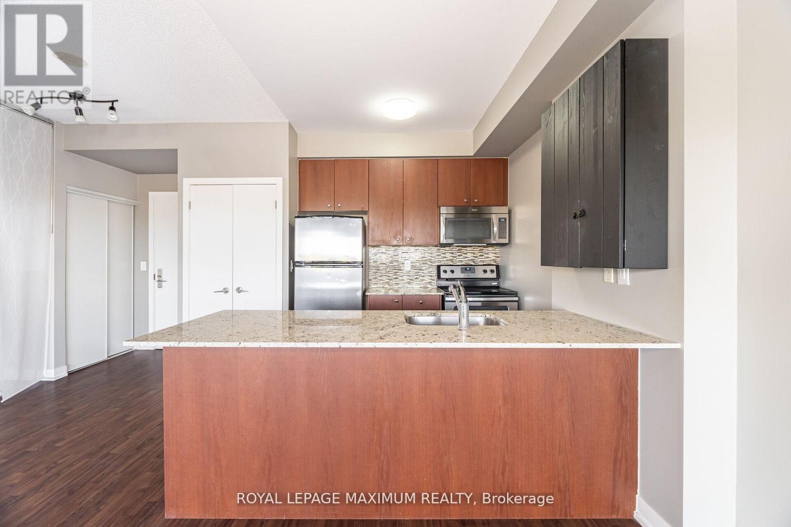 511 - 5101 Dundas Street W, Toronto, Ontario  M9A 5G8 - Photo 6 - W12709858