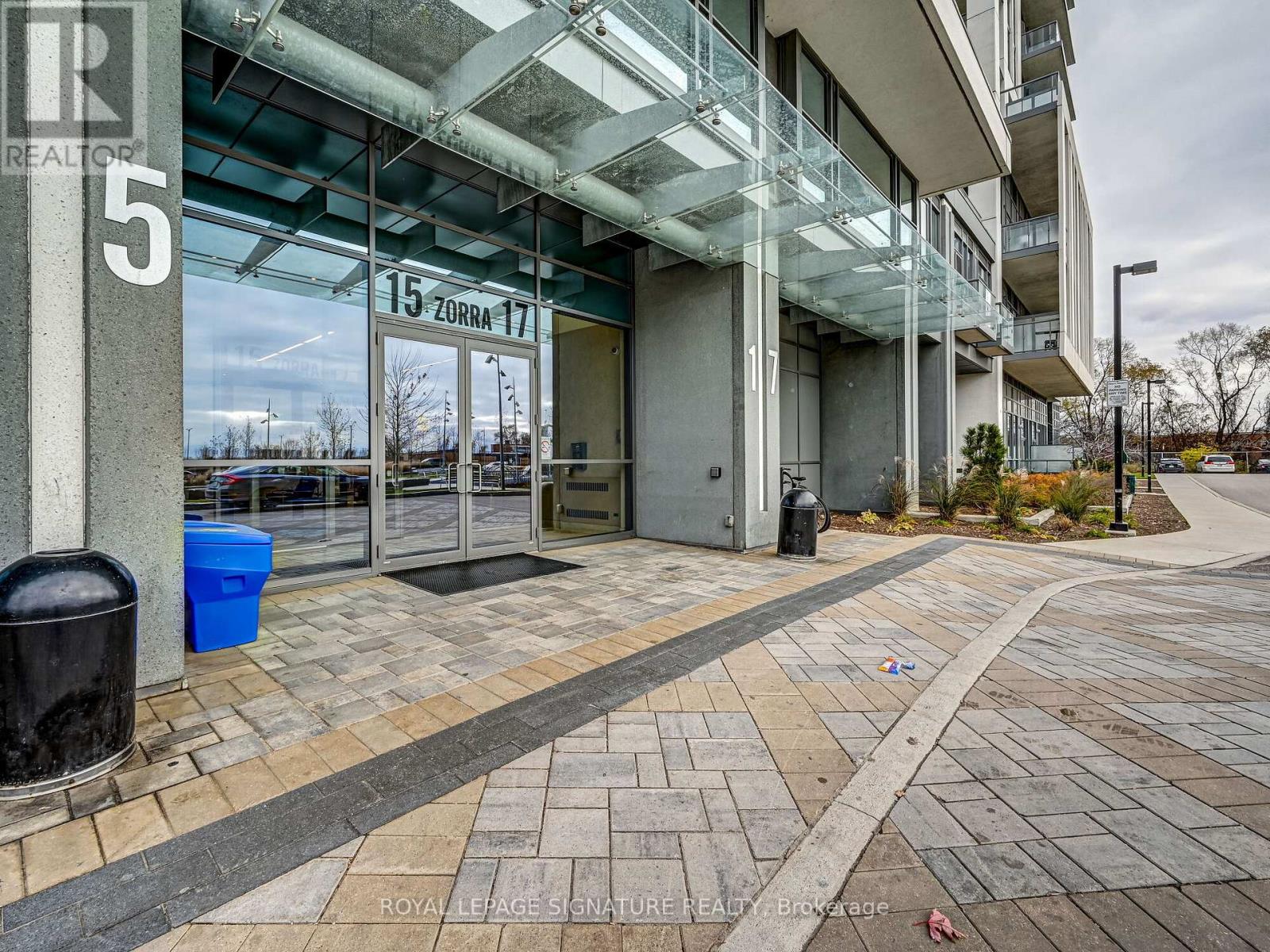 909 - 17 Zorra Street, Toronto, Ontario  M8Z 0C8 - Photo 3 - W12709872