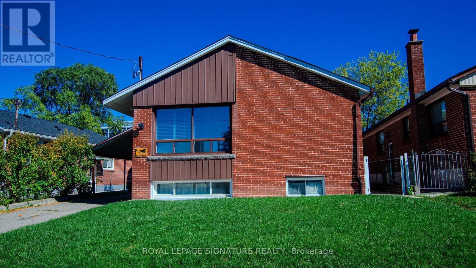 11 BLAYDON AVENUE, Toronto, Ontario