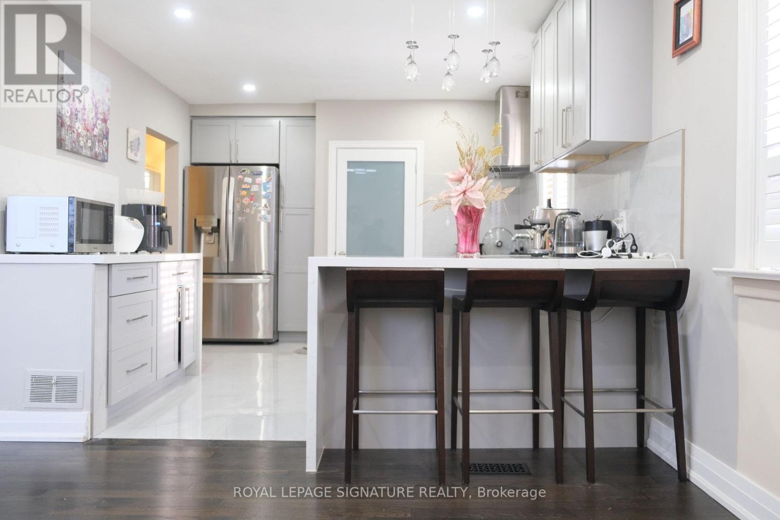 11 Blaydon Avenue, Toronto, Ontario  M3M 2C9 - Photo 16 - W12709882