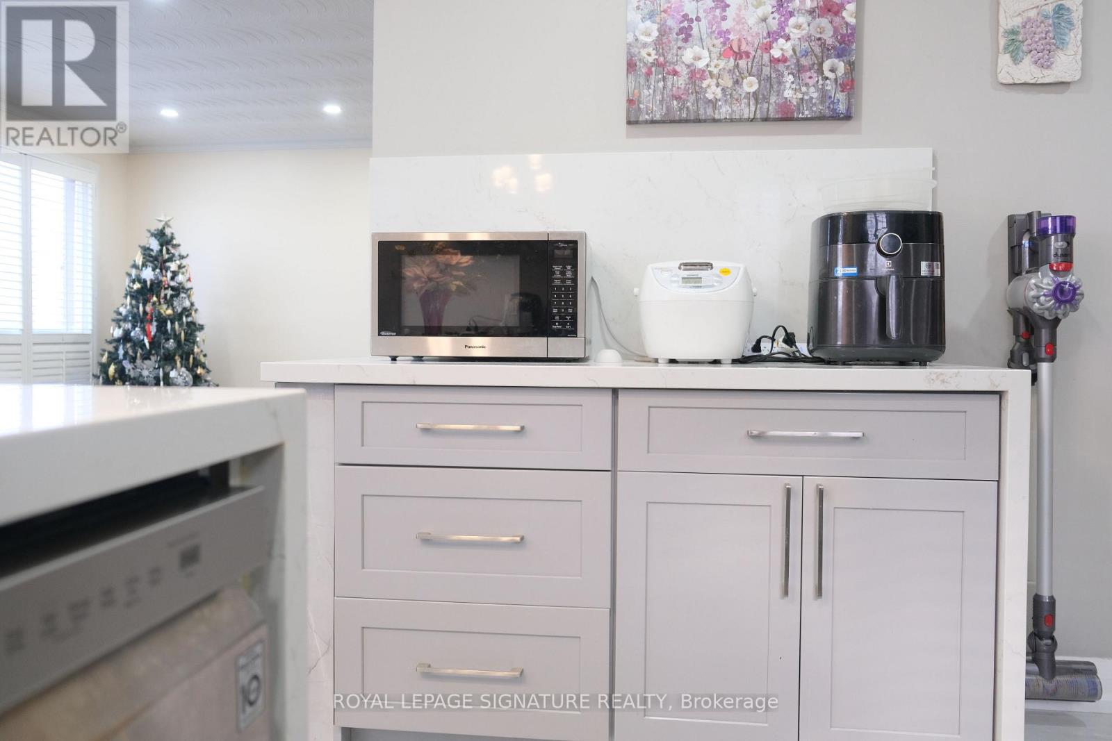 11 Blaydon Avenue, Toronto, Ontario  M3M 2C9 - Photo 19 - W12709882