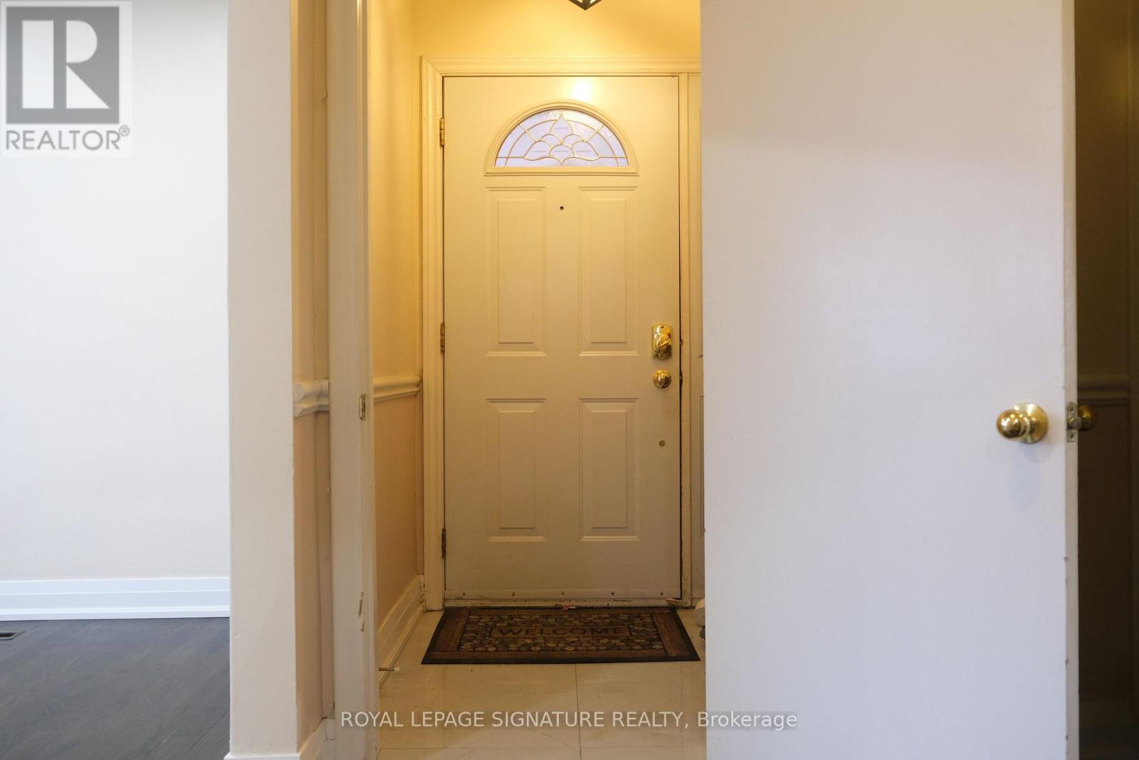 11 Blaydon Avenue, Toronto, Ontario  M3M 2C9 - Photo 2 - W12709882