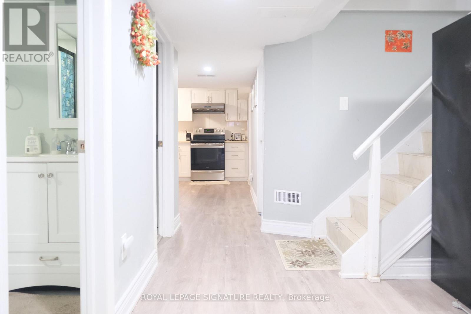 11 Blaydon Avenue, Toronto, Ontario  M3M 2C9 - Photo 20 - W12709882