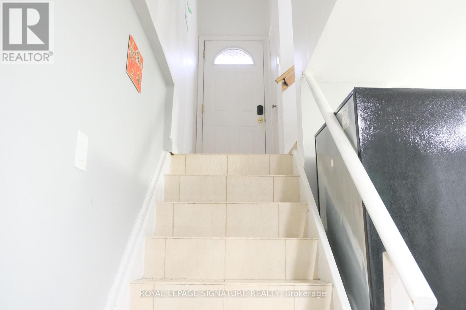 11 Blaydon Avenue, Toronto, Ontario  M3M 2C9 - Photo 21 - W12709882