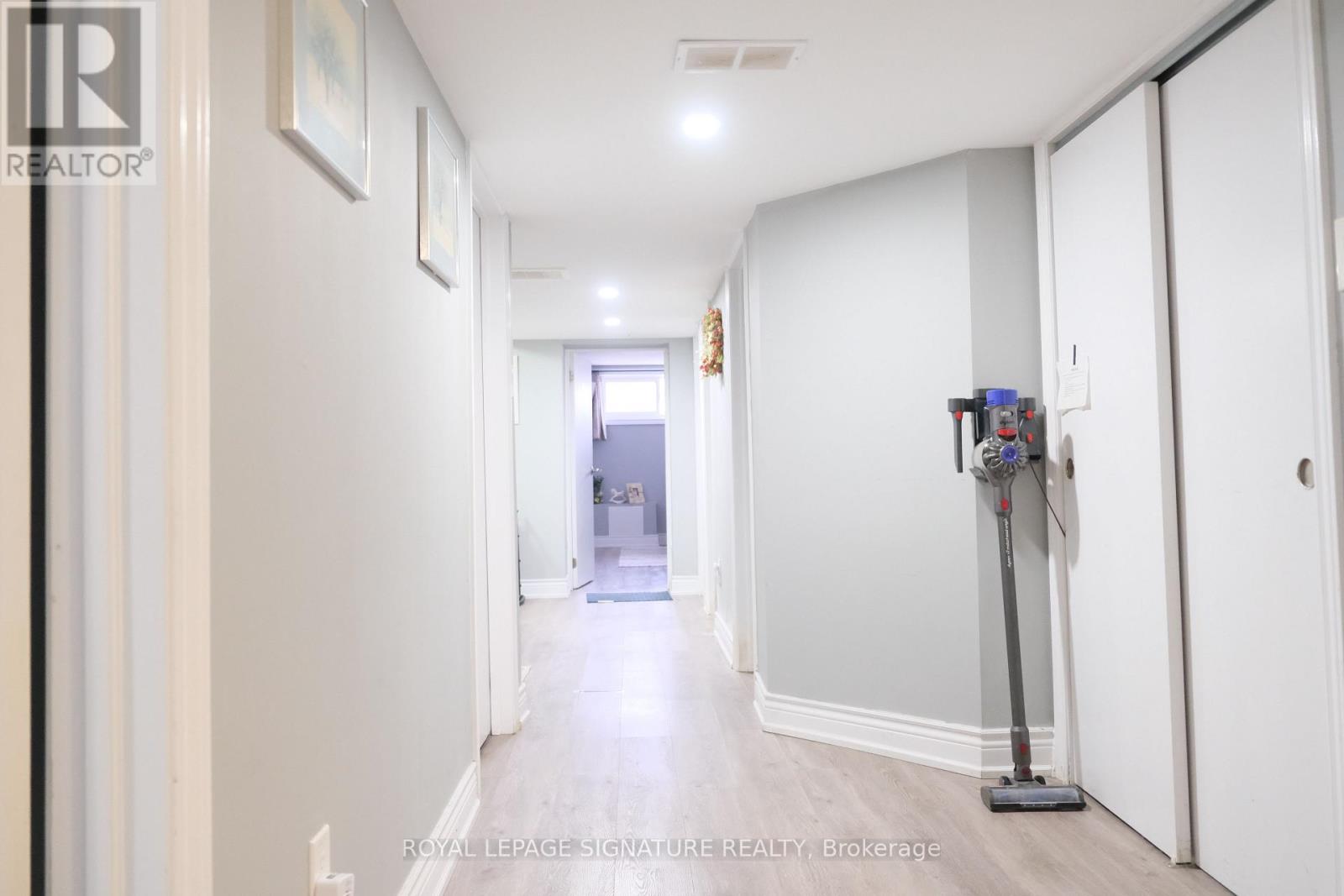 11 Blaydon Avenue, Toronto, Ontario  M3M 2C9 - Photo 25 - W12709882