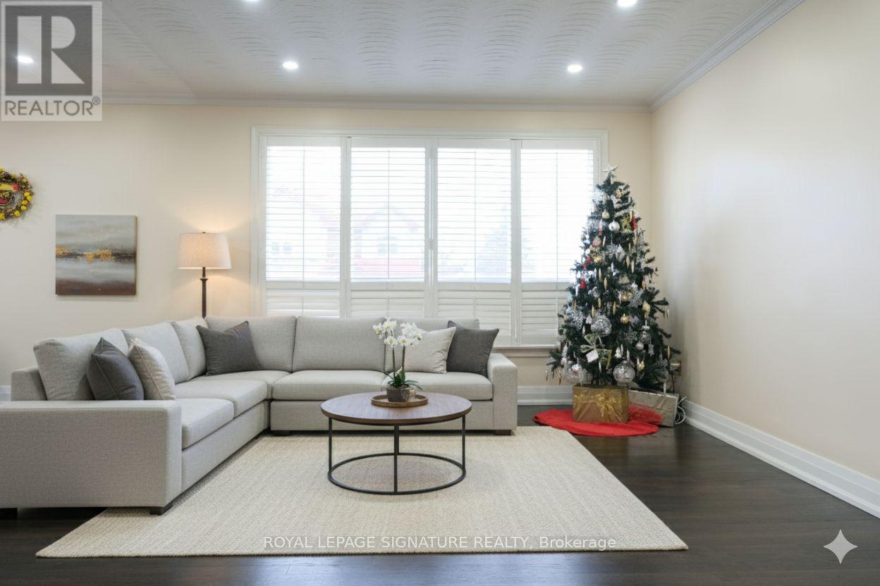 11 Blaydon Avenue, Toronto, Ontario  M3M 2C9 - Photo 4 - W12709882