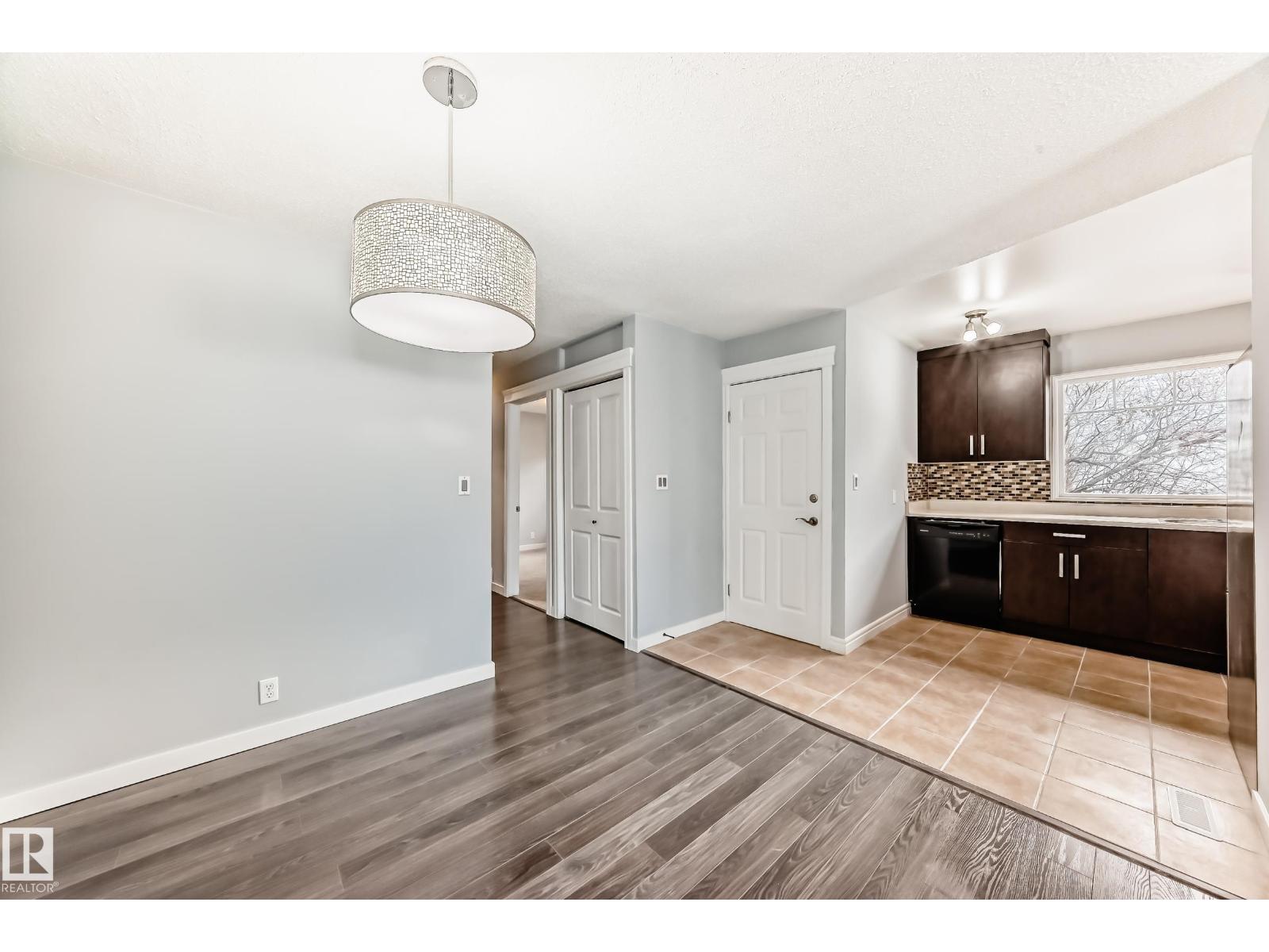 10331 153 St Nw, Edmonton, Alberta  T5P 2B7 - Photo 4 - E4470224