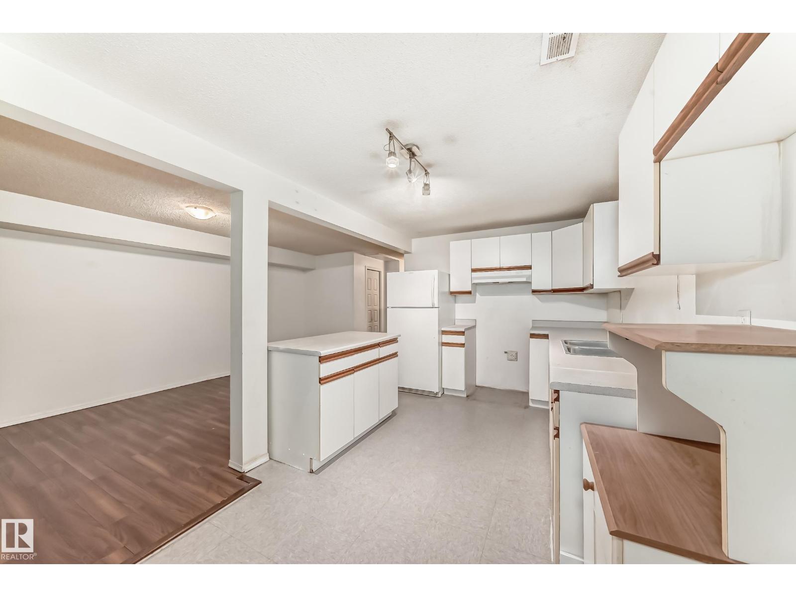 10331 153 St Nw, Edmonton, Alberta  T5P 2B7 - Photo 16 - E4470224