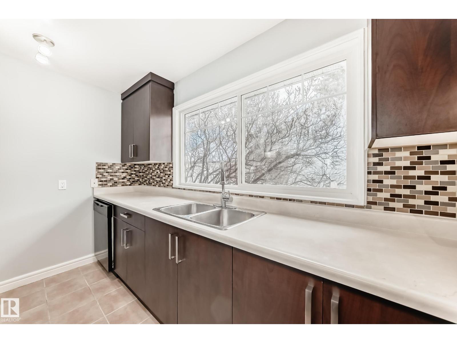 10331 153 St Nw, Edmonton, Alberta  T5P 2B7 - Photo 6 - E4470224