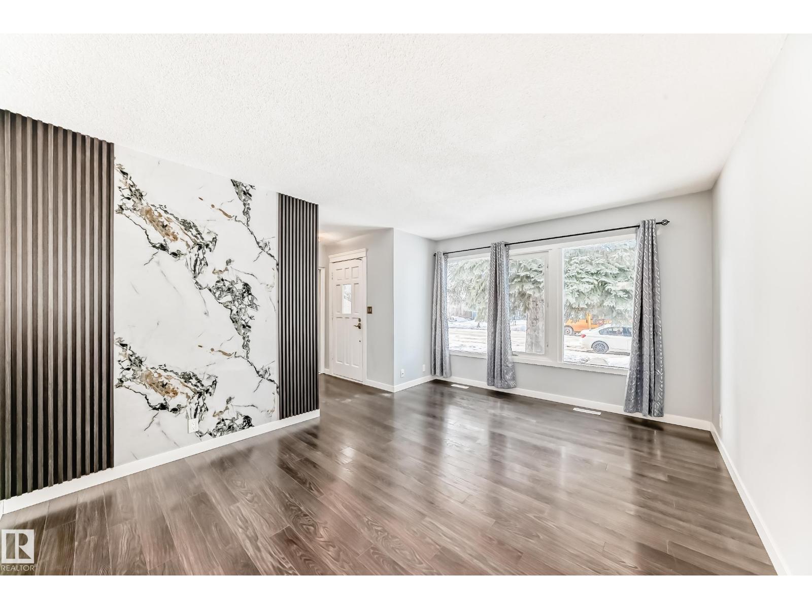 10331 153 St Nw, Edmonton, Alberta  T5P 2B7 - Photo 2 - E4470224