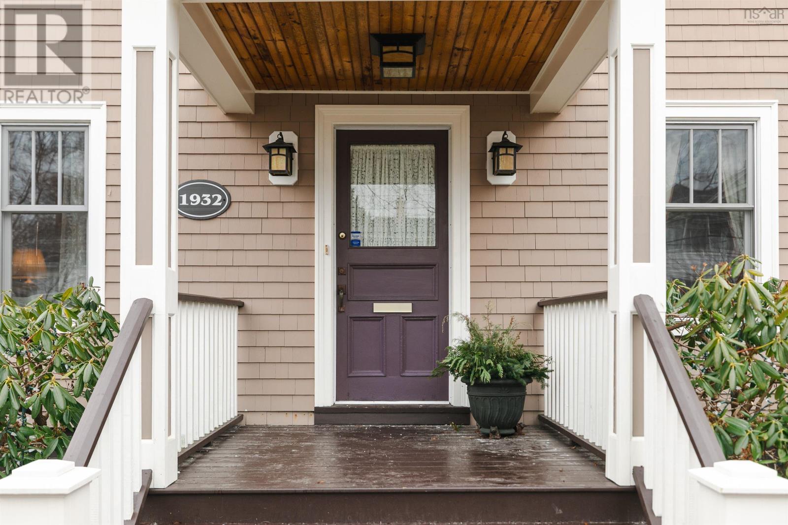 1932 Rosebank Avenue, Halifax, Nova Scotia  B3H 4C7 - Photo 3 - 202601080