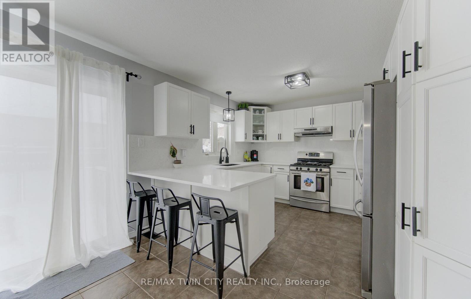 21 West Tree Drive, Waterloo, Ontario  N0B 1M0 - Photo 12 - X12709768