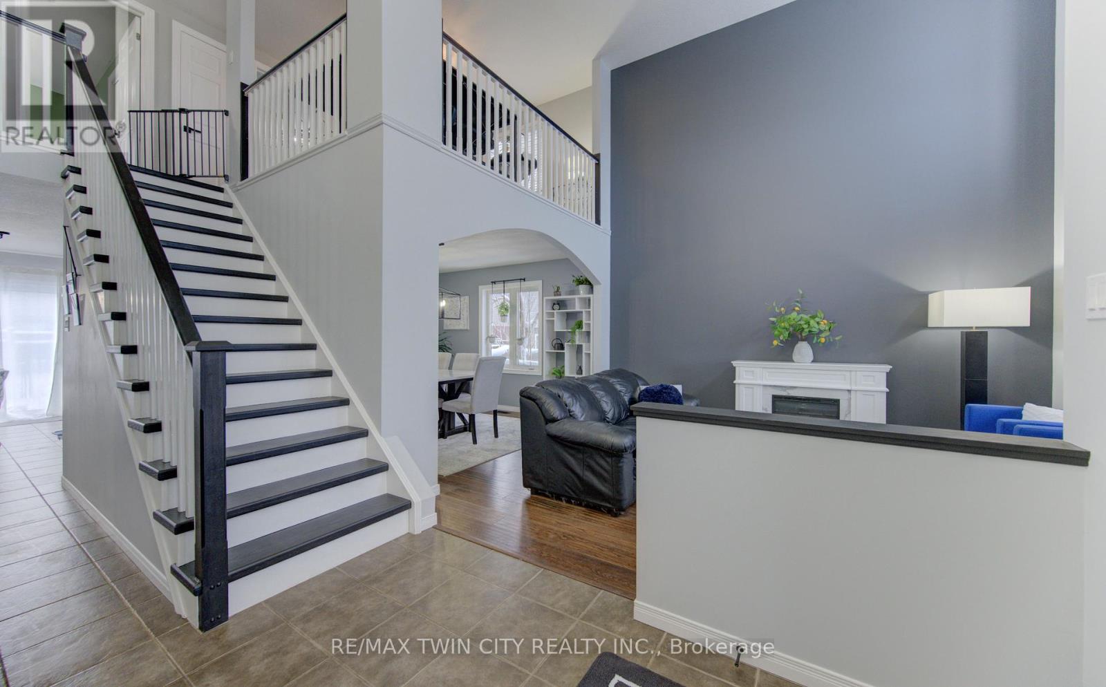 21 West Tree Drive, Waterloo, Ontario  N0B 1M0 - Photo 5 - X12709768