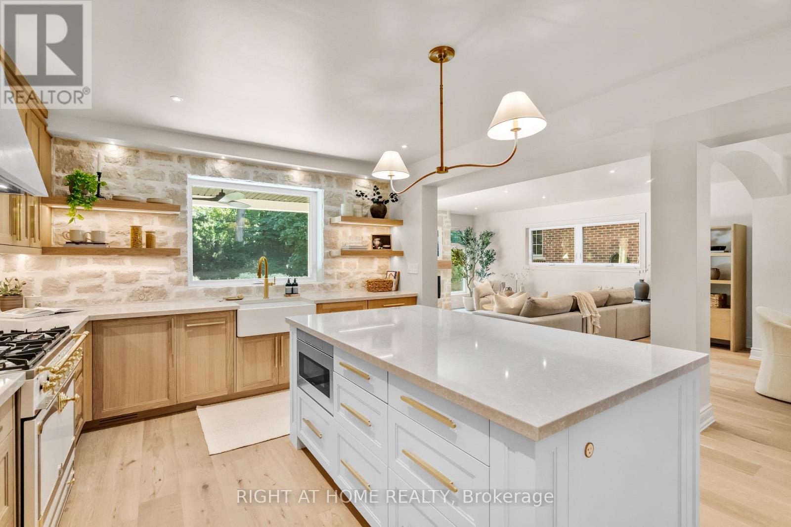 393 Hess Street S, Hamilton, Ontario  L8P 3R2 - Photo 11 - X12709804