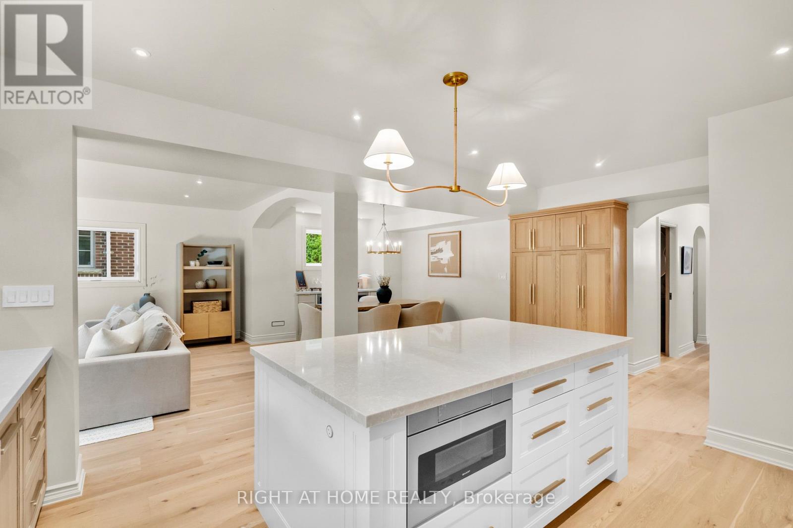 393 Hess Street S, Hamilton, Ontario  L8P 3R2 - Photo 12 - X12709804