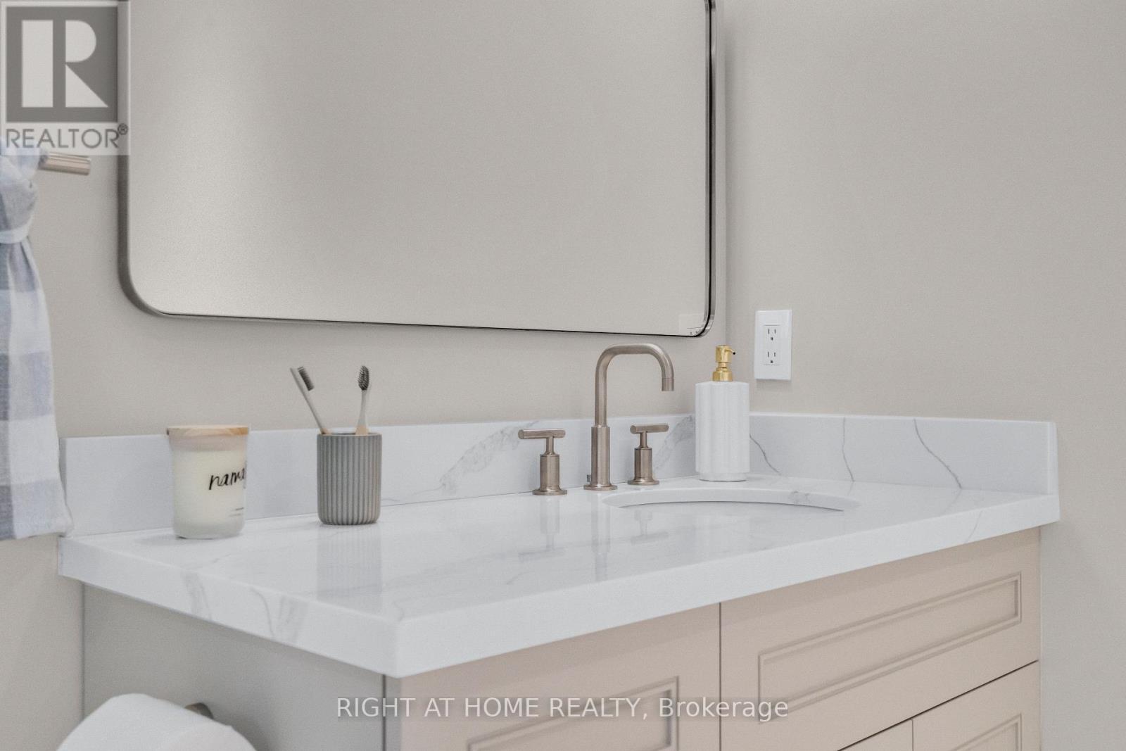 393 Hess Street S, Hamilton, Ontario  L8P 3R2 - Photo 25 - X12709804