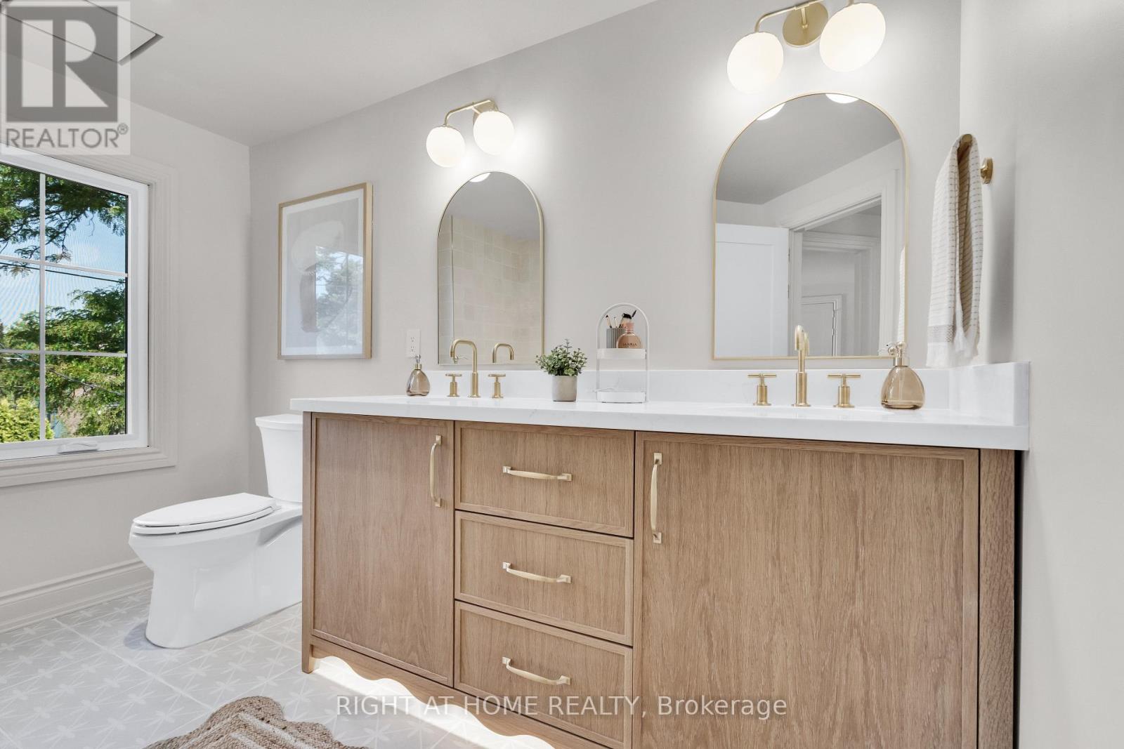 393 Hess Street S, Hamilton, Ontario  L8P 3R2 - Photo 27 - X12709804