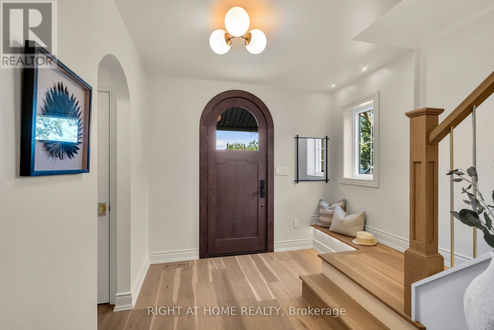 393 Hess Street S, Hamilton, Ontario  L8P 3R2 - Photo 4 - X12709804