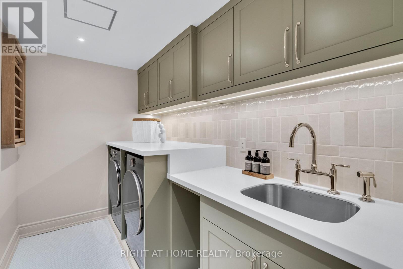 393 Hess Street S, Hamilton, Ontario  L8P 3R2 - Photo 40 - X12709804