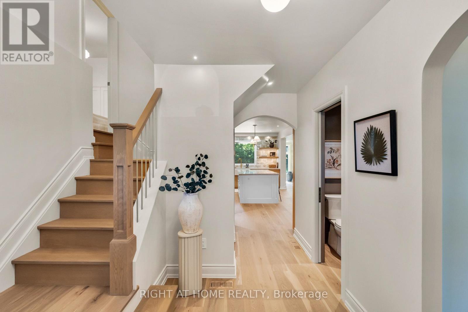 393 Hess Street S, Hamilton, Ontario  L8P 3R2 - Photo 5 - X12709804