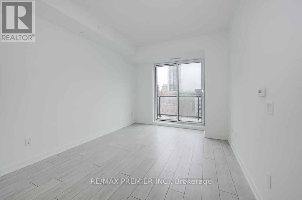 408 - 55 Duke Street, Kitchener, Ontario  N2H 0C9 - Photo 9 - X12709836