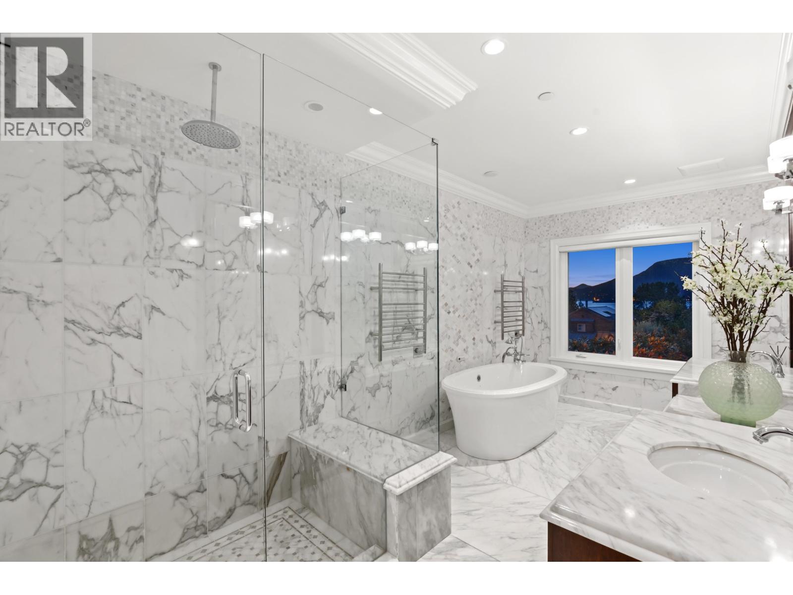 Listing Picture 13 of 22 : 4651 SIMPSON AVENUE, Vancouver / 溫哥華 - 魯藝地產 Yvonne Lu Group - MLS Medallion Club Member