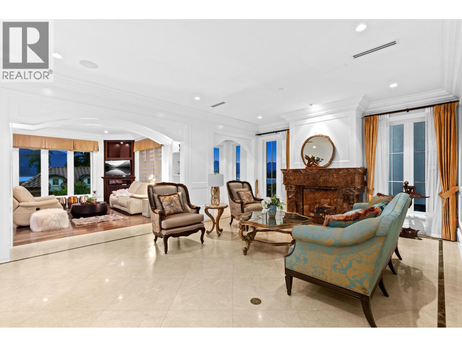 Listing Picture 2 of 22 : 4651 SIMPSON AVENUE, Vancouver / 溫哥華 - 魯藝地產 Yvonne Lu Group - MLS Medallion Club Member