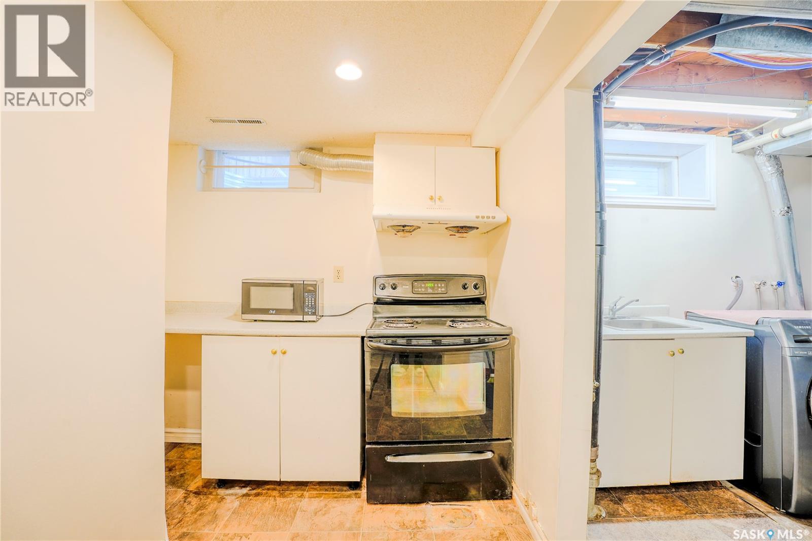 1812 Grant Drive, Regina, Saskatchewan  S4S 4V4 - Photo 25 - SK027024