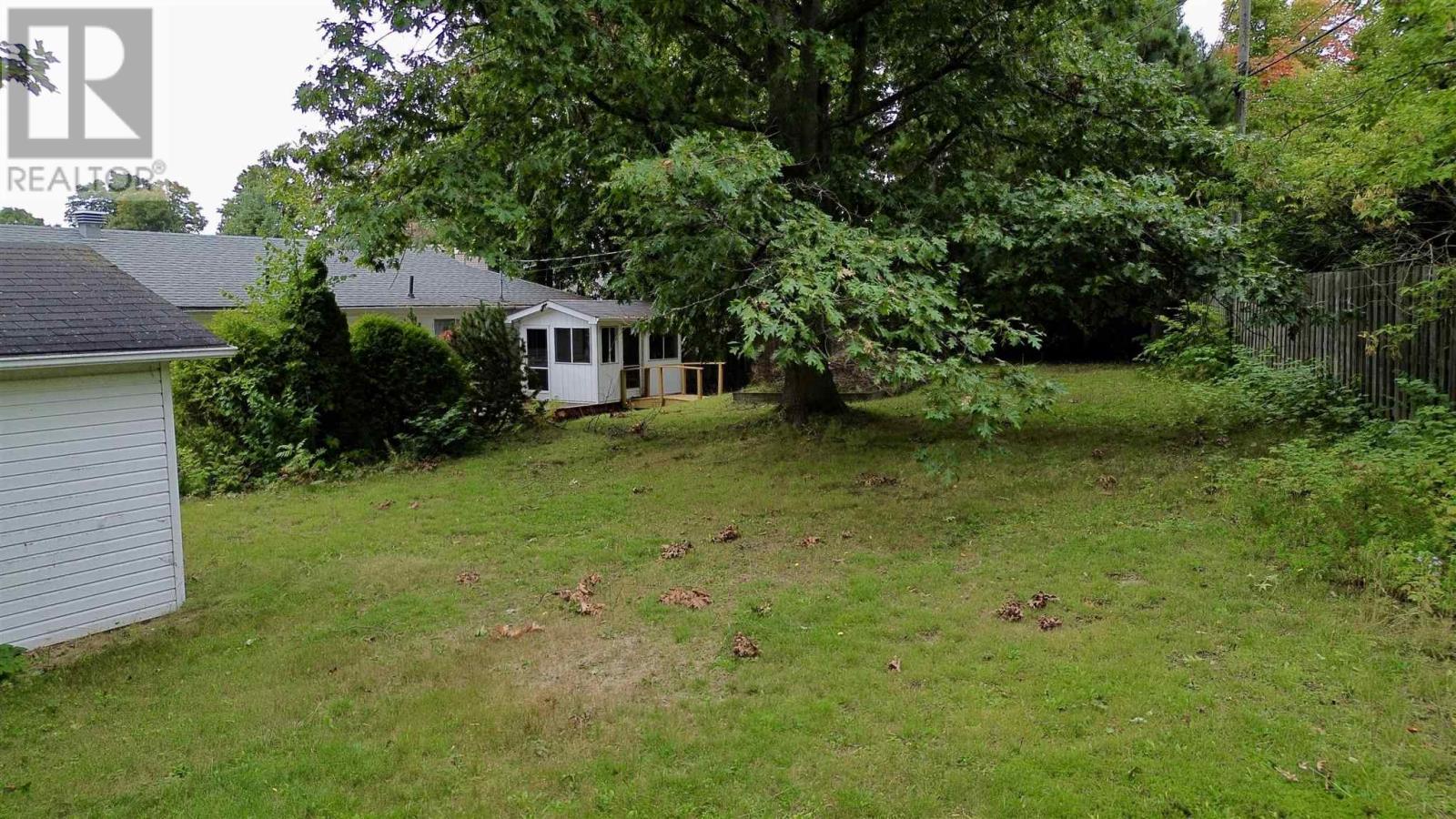 21 Bracken Pl, Elliot Lake, Ontario  P5A 1L5 - Photo 11 - SM253221