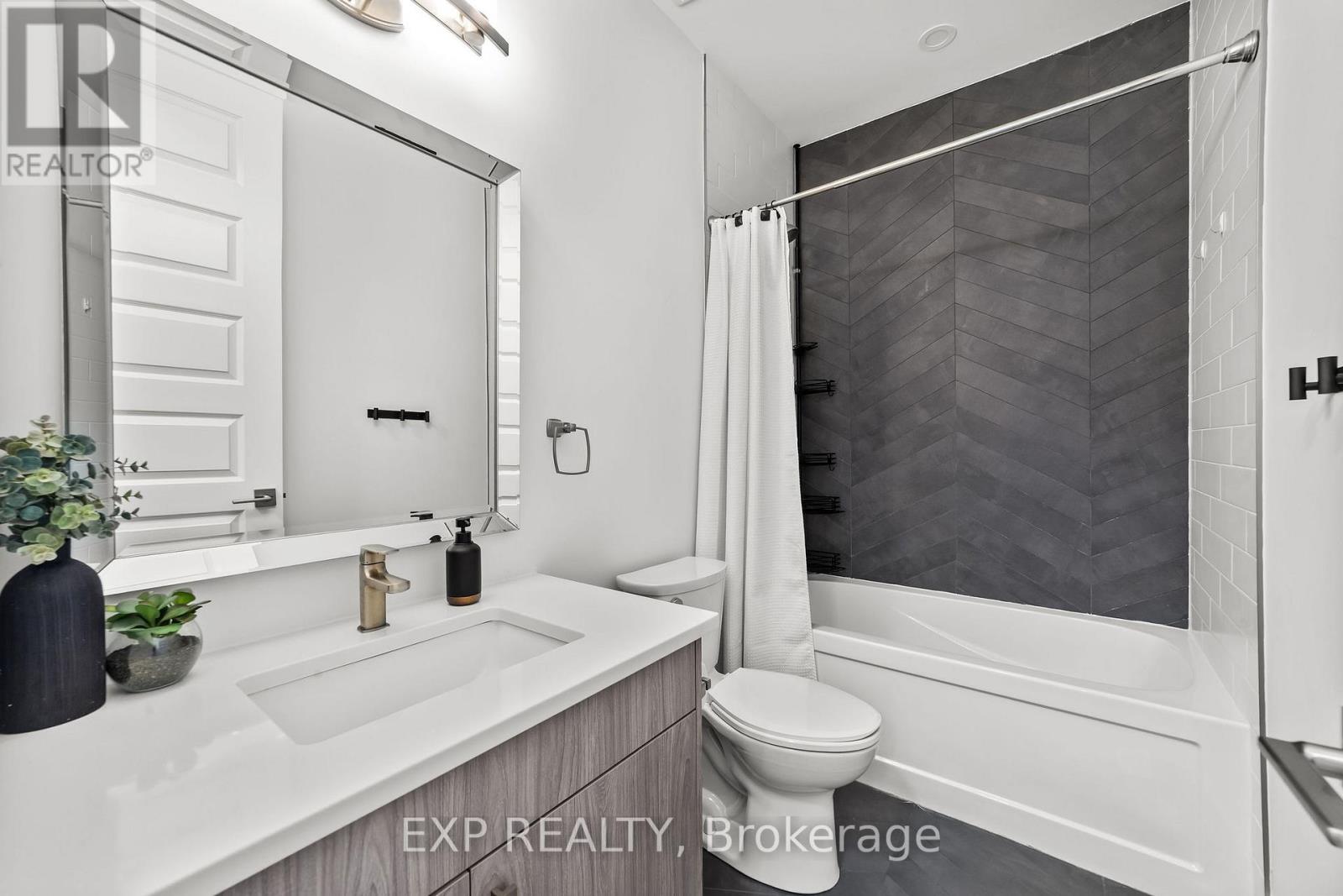 6572 Calvert Drive, Strathroy-Caradoc, Ontario  N7G 3H5 - Photo 19 - X12709990