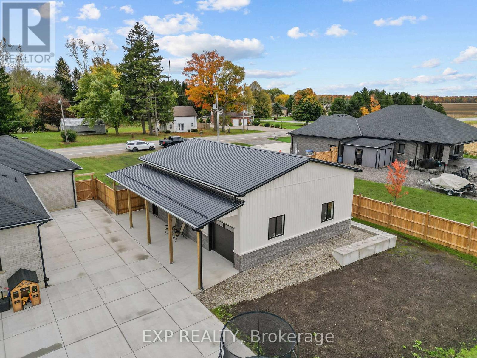 6572 Calvert Drive, Strathroy-Caradoc, Ontario  N7G 3H5 - Photo 32 - X12709990