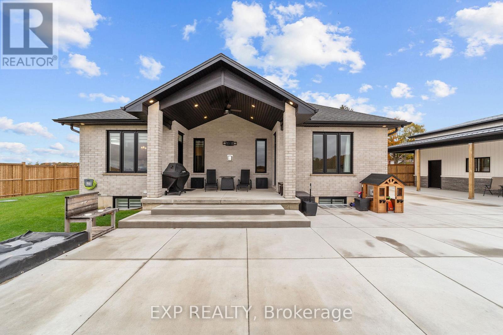 6572 Calvert Drive, Strathroy-Caradoc, Ontario  N7G 3H5 - Photo 37 - X12709990