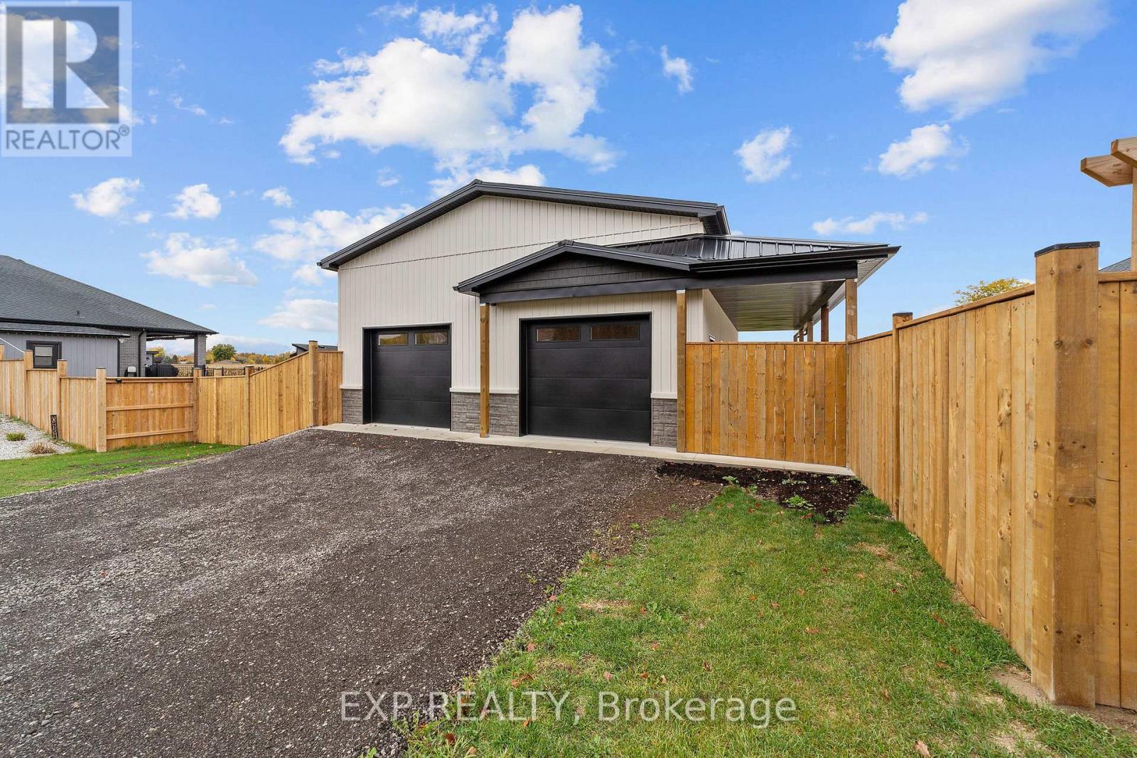 6572 Calvert Drive, Strathroy-Caradoc, Ontario  N7G 3H5 - Photo 4 - X12709990