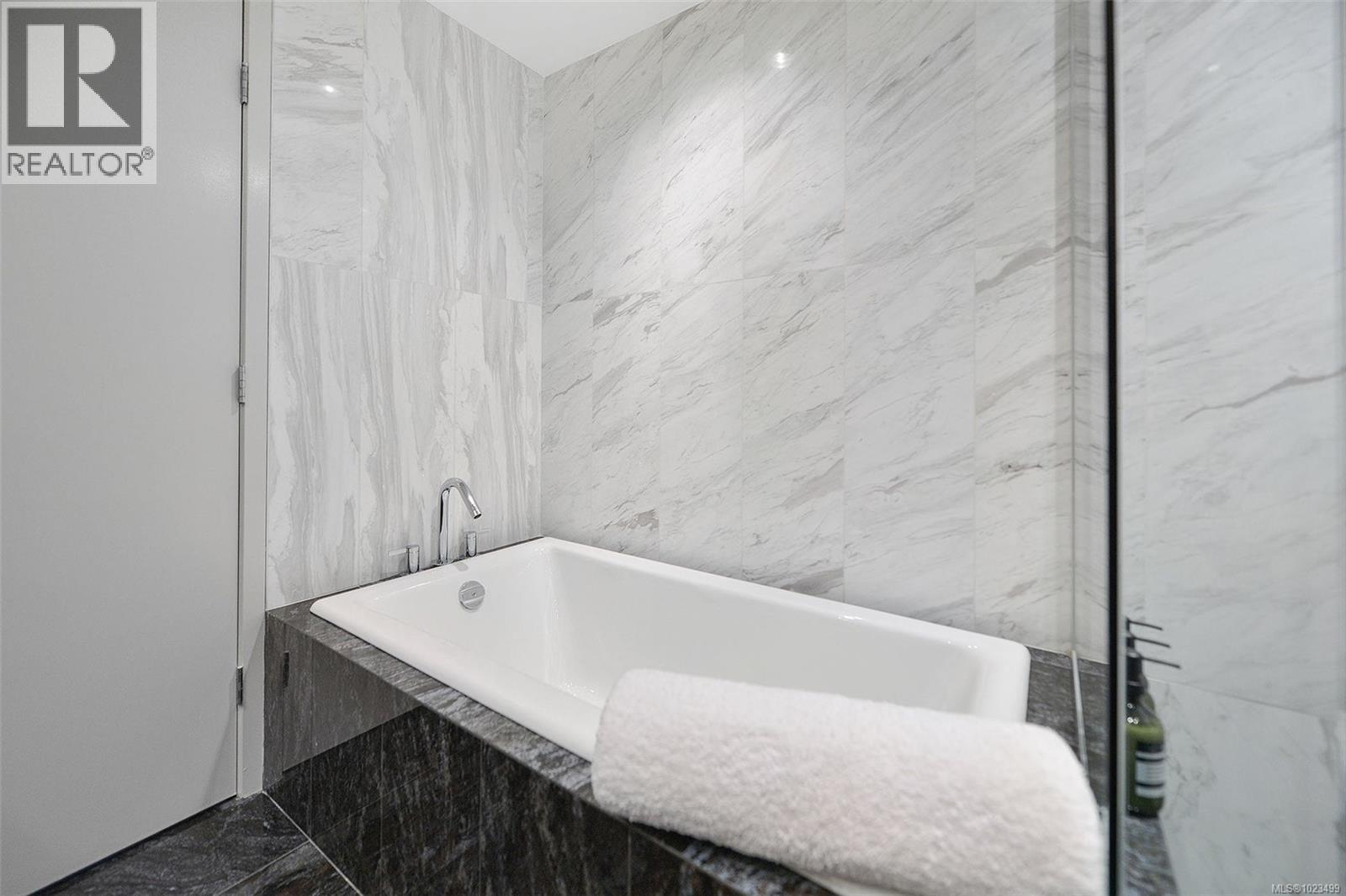 1605 707 Courtney St, Victoria, British Columbia  V8W 0A9 - Photo 30 - 1023499