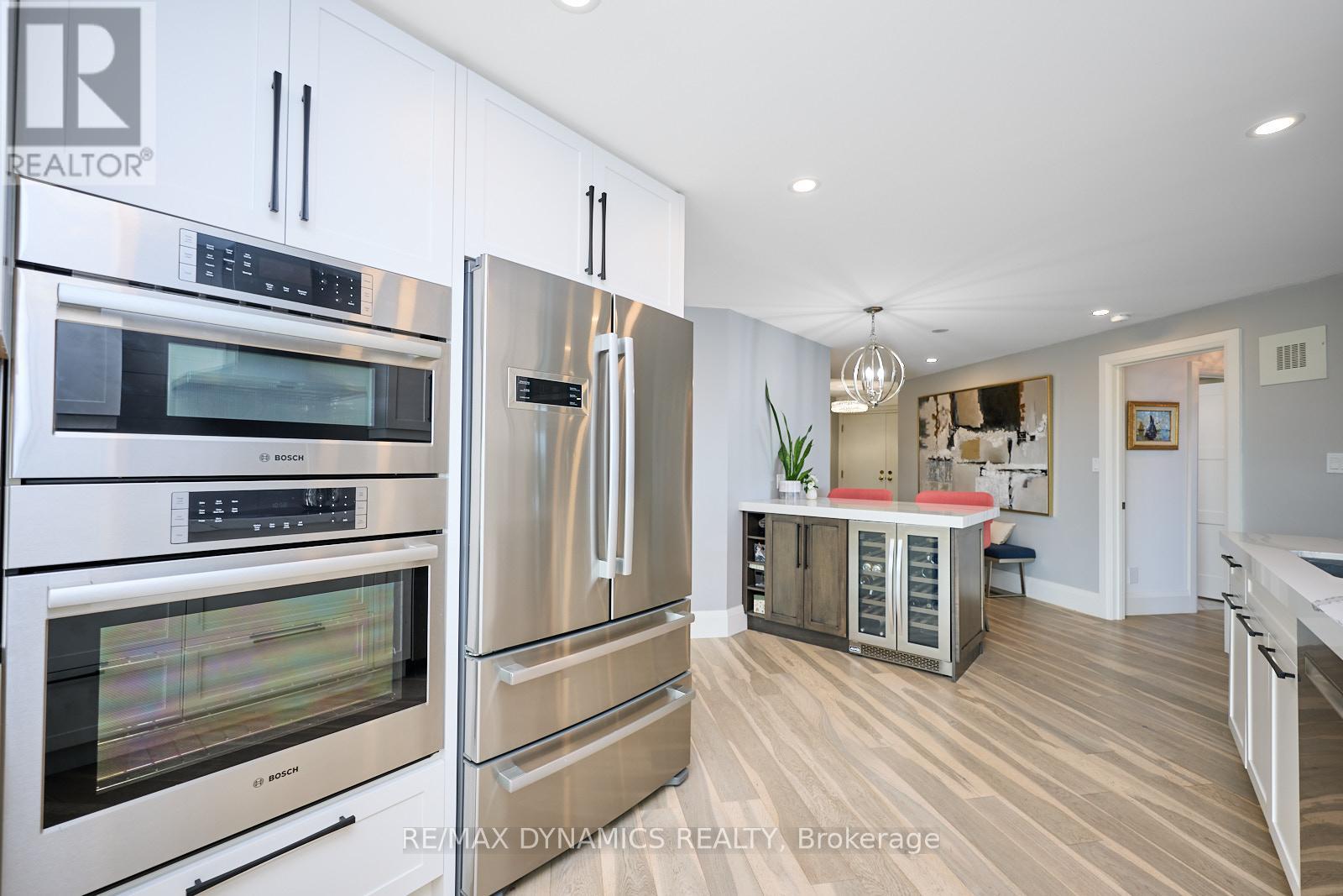 1504 - 701 Geneva Street, St. Catharines, Ontario  L2N 7H9 - Photo 18 - X12709910