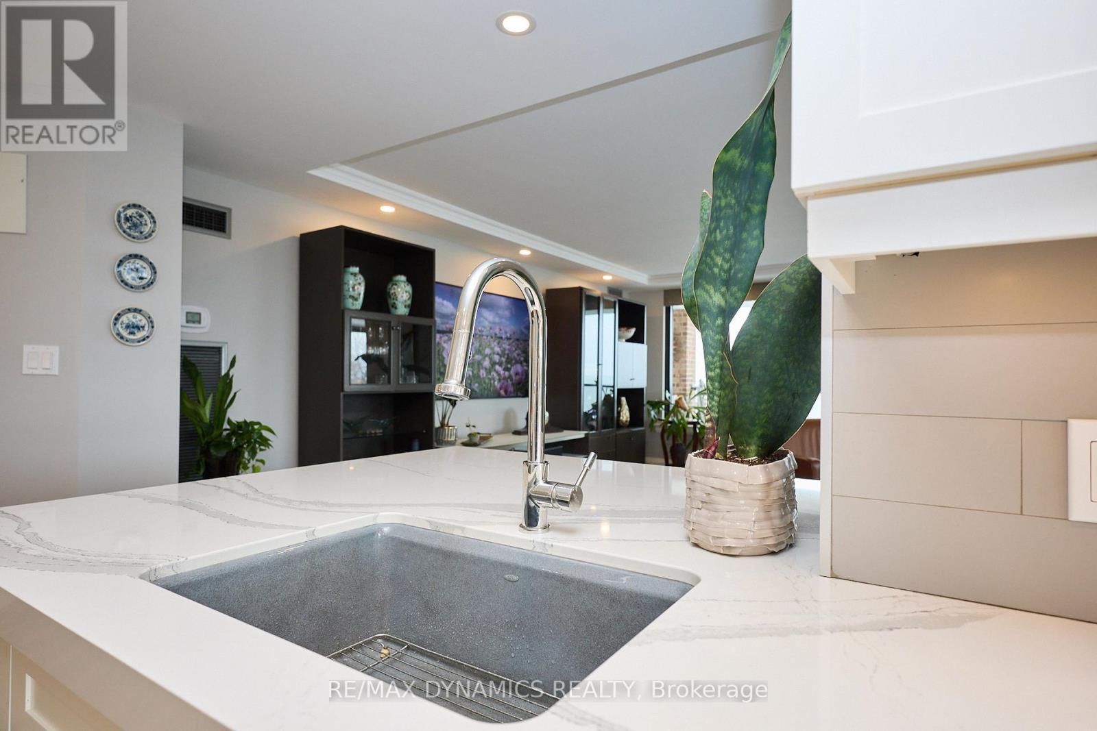 1504 - 701 Geneva Street, St. Catharines, Ontario  L2N 7H9 - Photo 19 - X12709910