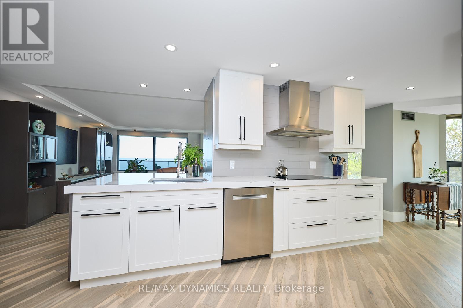 1504 - 701 Geneva Street, St. Catharines, Ontario  L2N 7H9 - Photo 5 - X12709910