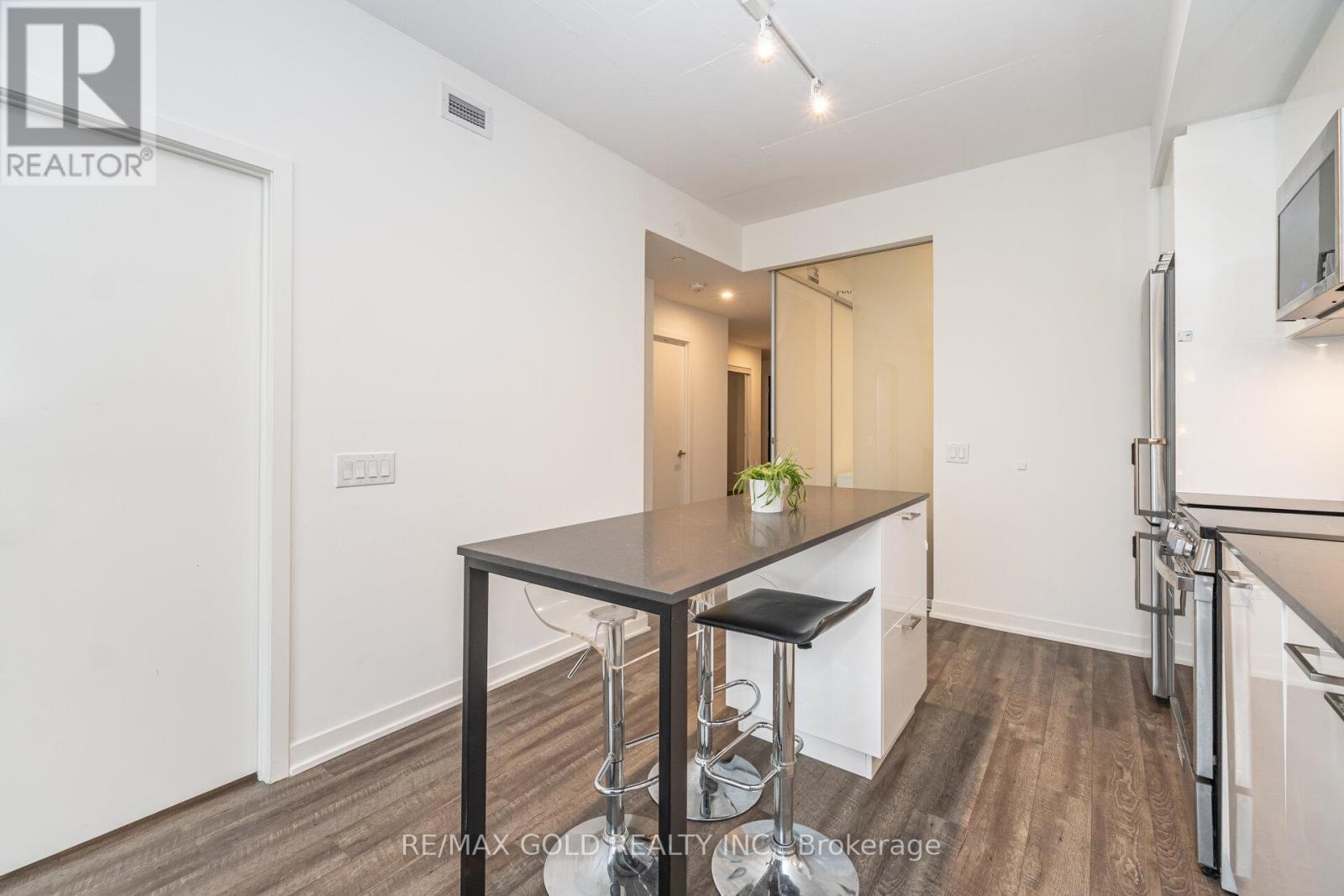 405 - 1808 St.clair Avenue W, Toronto, Ontario  M6N 0C1 - Photo 17 - W12707220