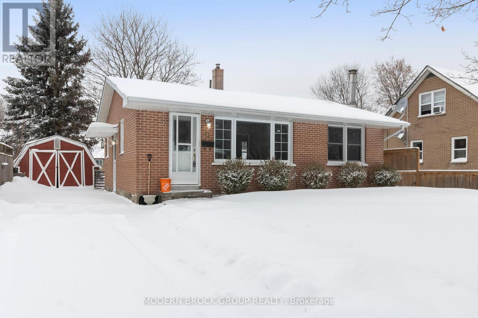 94 BISLEY CRESCENT, Brockville, Ontario