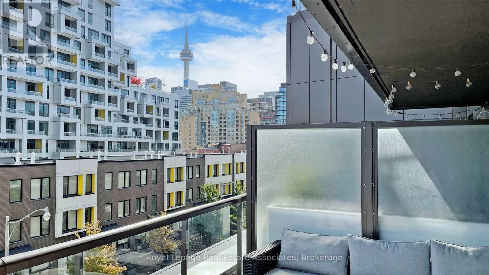 307 - 80 Vanauley Street, Toronto, Ontario  M5T 0C9 - Photo 4 - C12709896