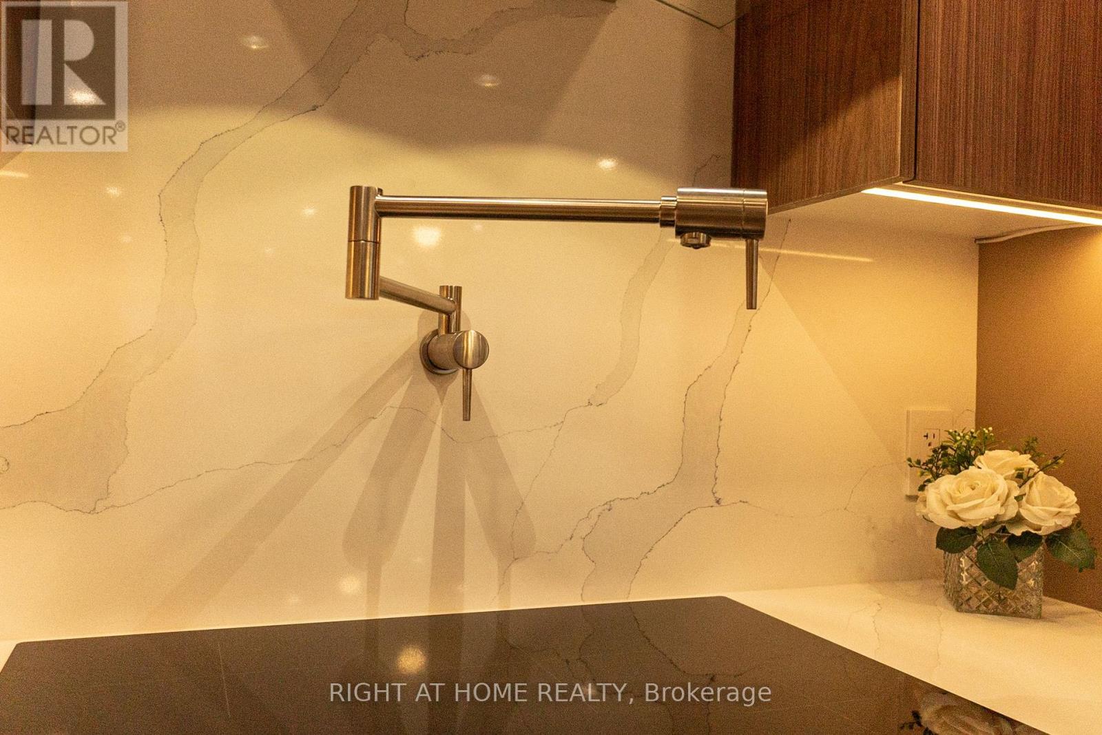 608 - 447 Walmer Road, Toronto, Ontario  M5P 2X9 - Photo 37 - C12709964