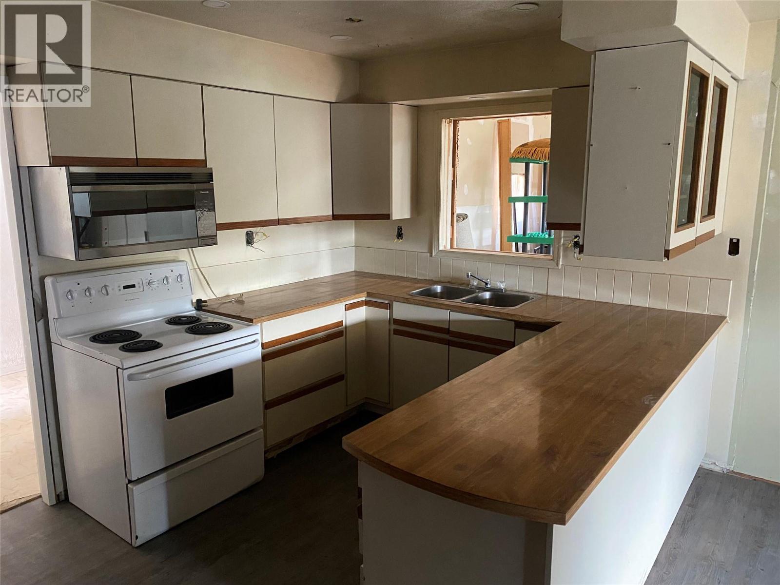 900 13th Street Kamloops Photo 2