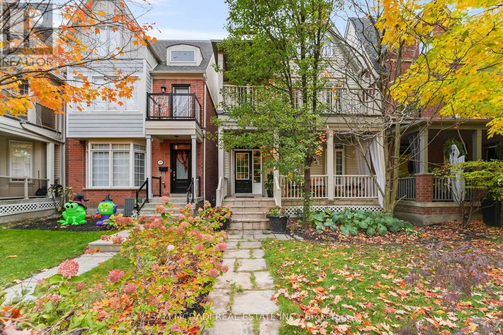 37 Winners Circle, Toronto, Ontario  M4L 3Y7 - Photo 1 - E12709954