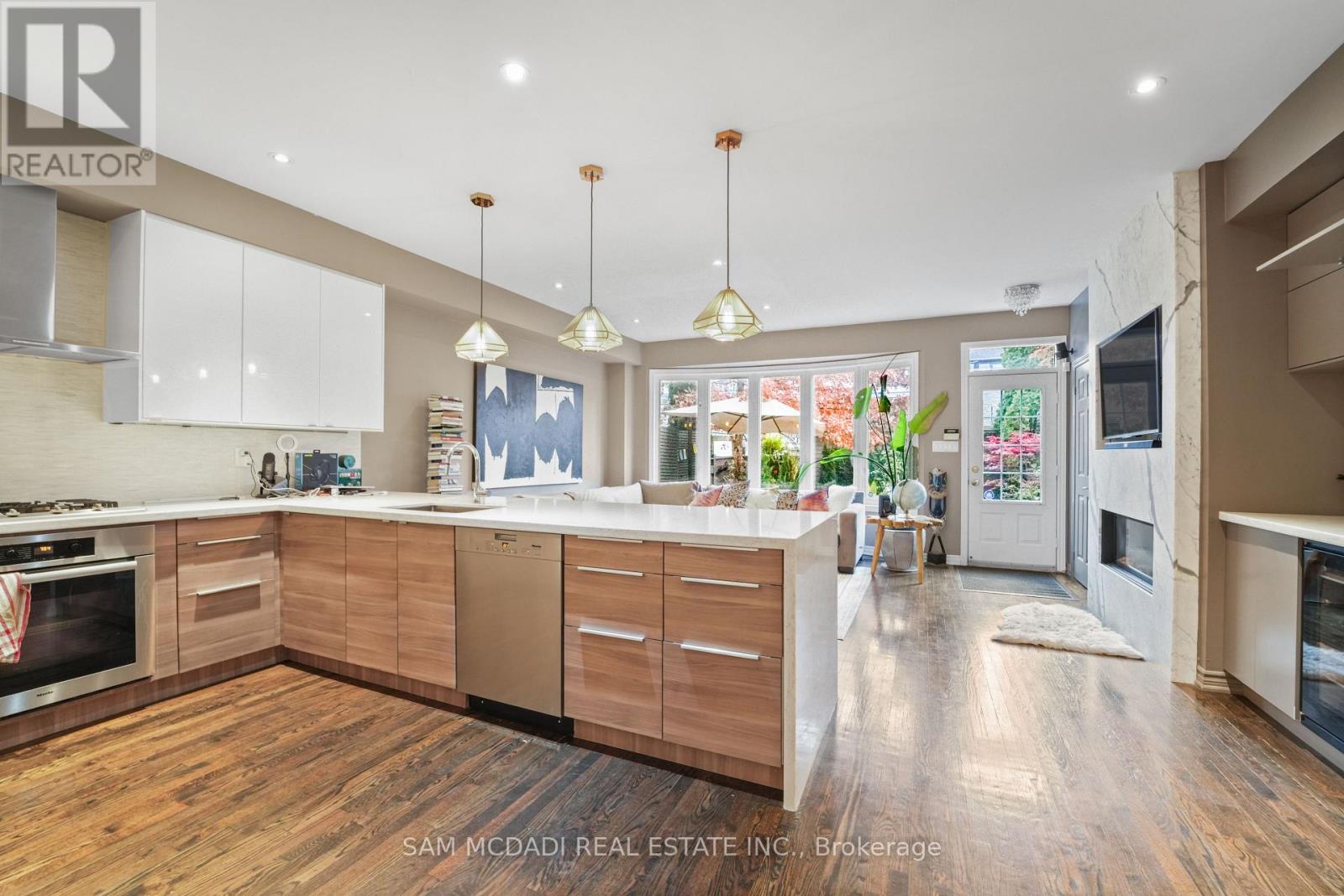 37 Winners Circle, Toronto, Ontario  M4L 3Y7 - Photo 10 - E12709954