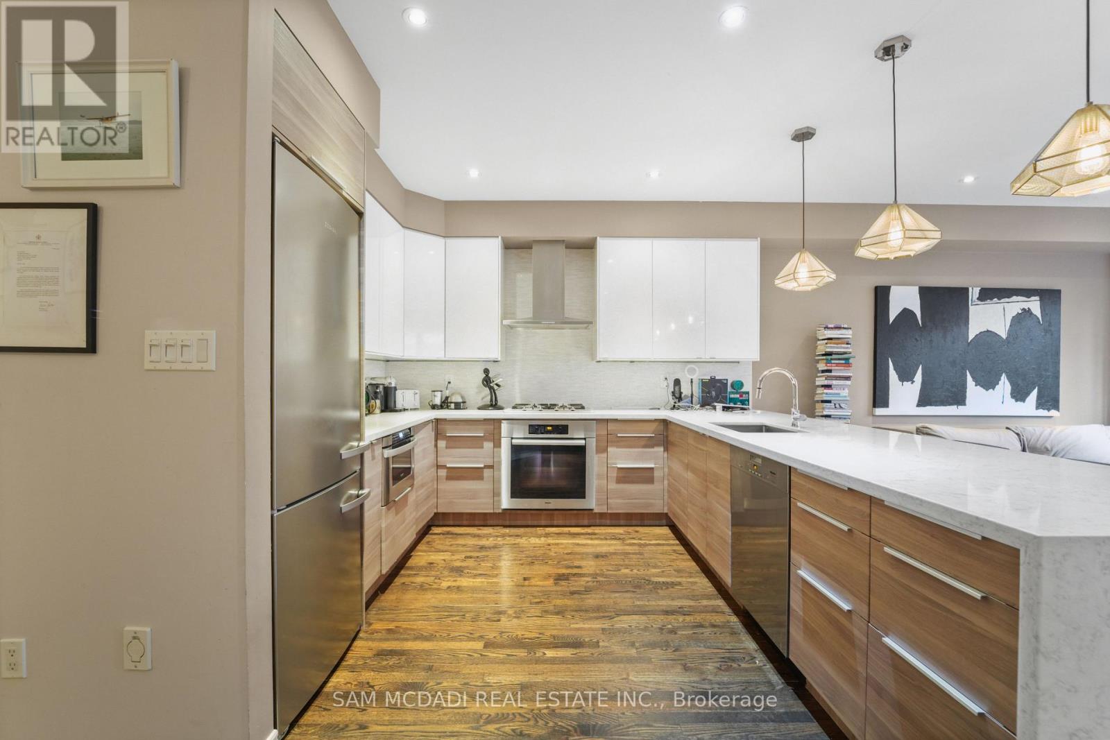 37 Winners Circle, Toronto, Ontario  M4L 3Y7 - Photo 11 - E12709954