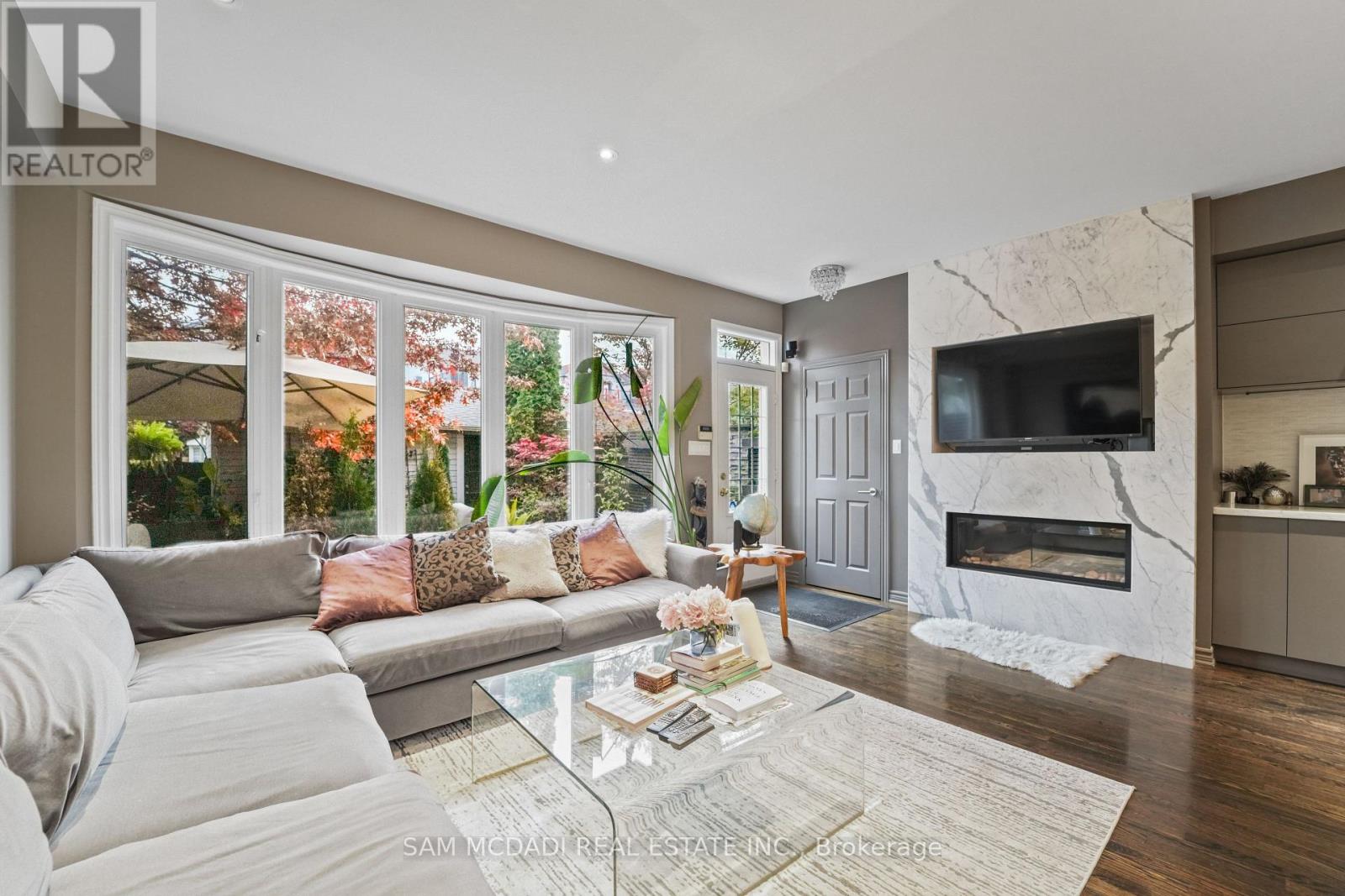 37 Winners Circle, Toronto, Ontario  M4L 3Y7 - Photo 16 - E12709954