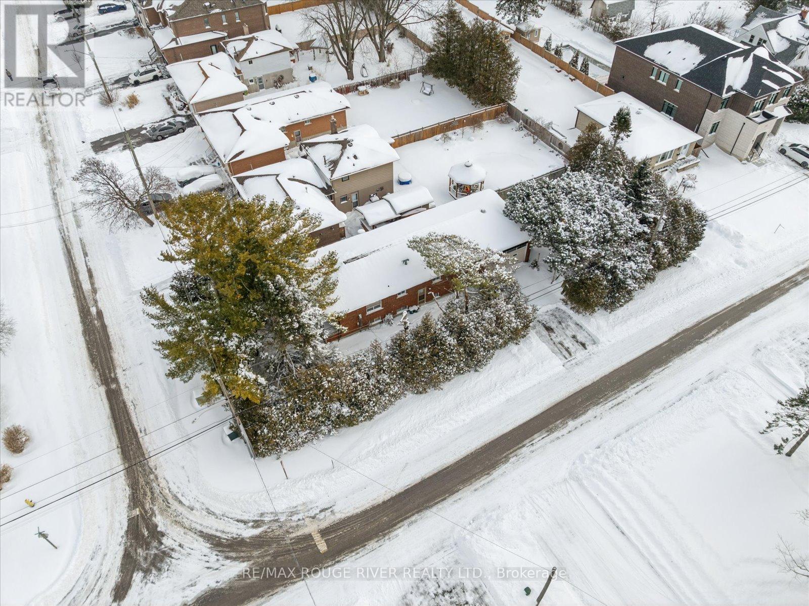 1277 Old Orchard Avenue, Pickering, Ontario  L1W 1G1 - Photo 3 - E12710108